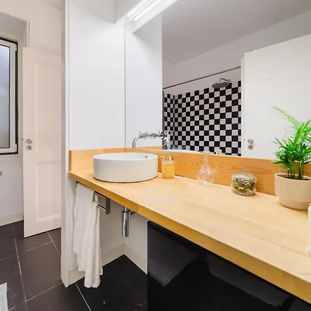 Beautiful 41Br Wac - In Heart Of Lisbon