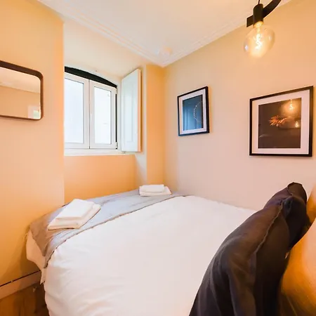 & Spacious 41 Bed Apartman Lisboa