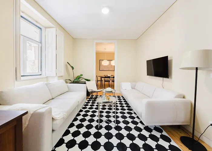 Modern Central 41 Bedroom Haven Апартаменти Лісабон