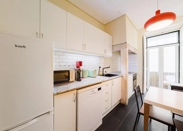 Апартаменти Modern Central 41 Bedroom Haven *