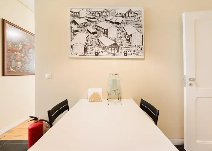 Апартаменти Modern Central 41 Bedroom Haven *