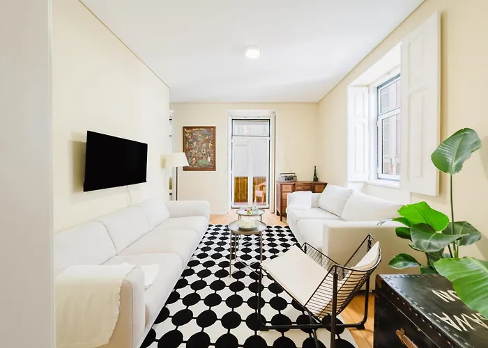 Апартаменти Modern Central 41 Bedroom Haven *