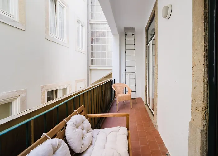 Апартаменти Modern Central 41 Bedroom Haven