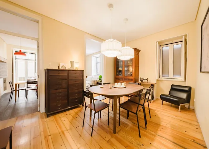 Апартаменти Modern Central 41 Bedroom Haven *