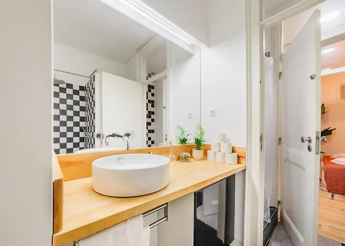 Modern Central 41 Bedroom Haven Апартаменти