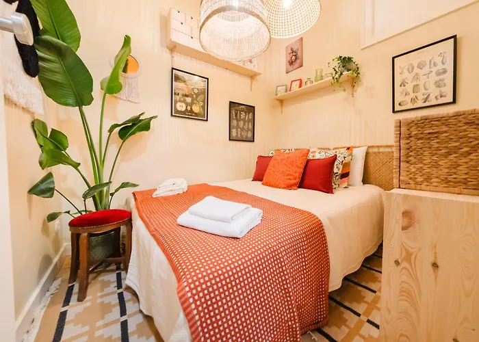 Modern Central 41 Bedroom Haven