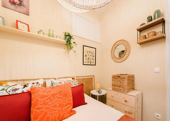 Апартаменти Modern Central 41 Bedroom Haven