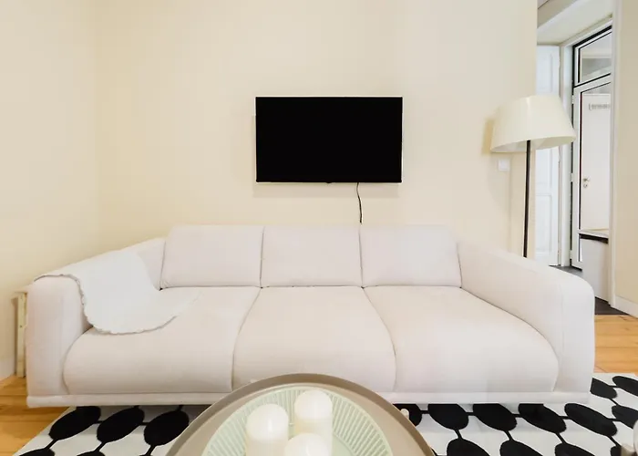 Апартаменти Modern Central 41 Bedroom Haven *