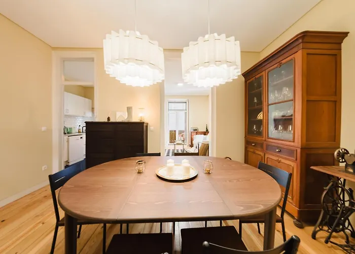 Modern Central 41 Bedroom Haven