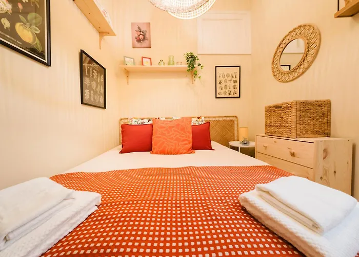 Modern Central 41 Bedroom Haven Апартаменти *