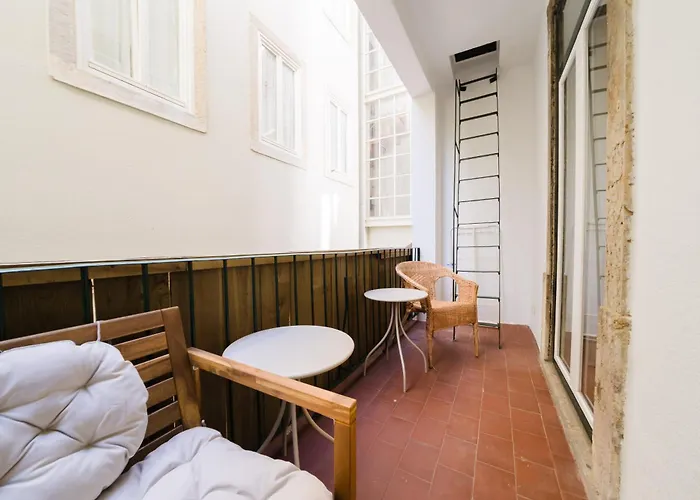 Апартаменти Modern Central 41 Bedroom Haven