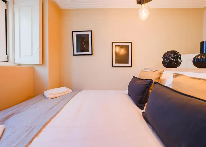 Modern Central 41 Bedroom Haven *