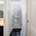 Modern 41 Bedroom Haven * Лиссабон