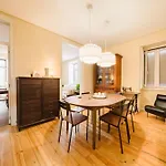 Апартаменты Modern 41 Bedroom Haven *