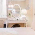 Modern 41 Bedroom Haven Лиссабон