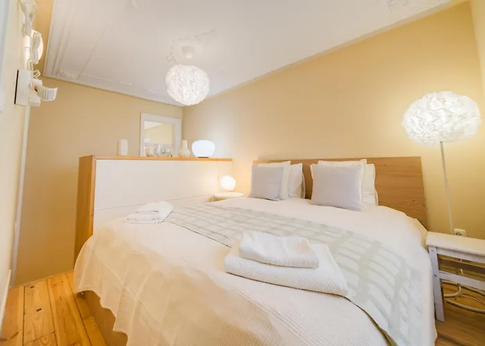 Modern 41 Bedroom Haven * Lisbon