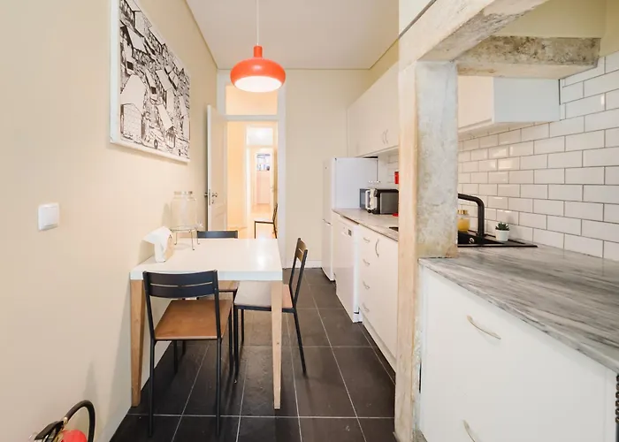 Modern 41 Bedroom Haven Apartment *